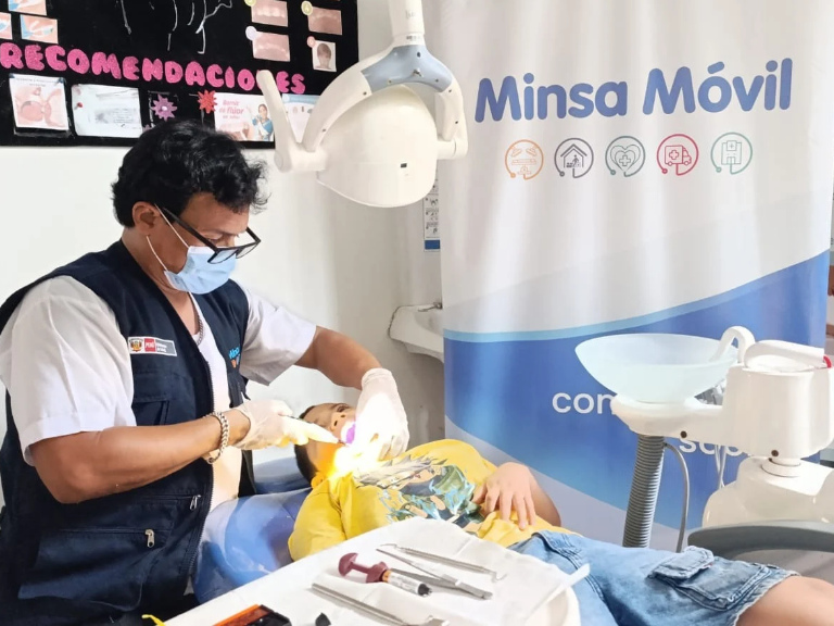 Atención médica especializada y gratuita a la población de Ayabaca